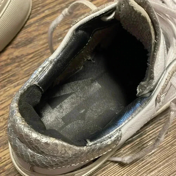 P448 White‎ Leather Sneakers Low Top Casual Shoes Silver Trim Size 36 - Picture 4 of 8